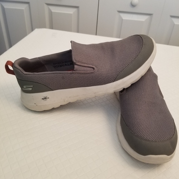 Men's Skechers Men's Size 10 GOwalk Max - Clinched Slip-SN216010-Gray - Picture 2 of 6